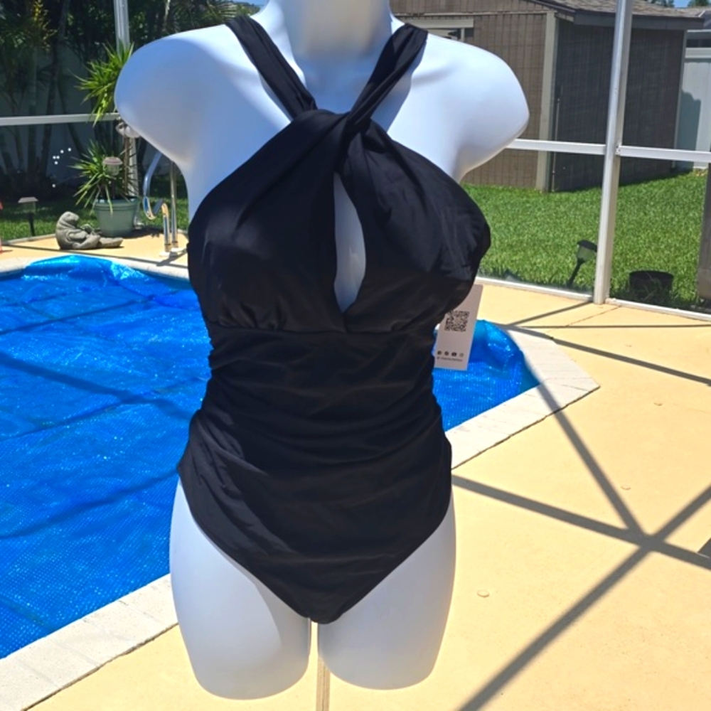 NWT Charmo CL Women’s Black Halter Swimsuit Size L